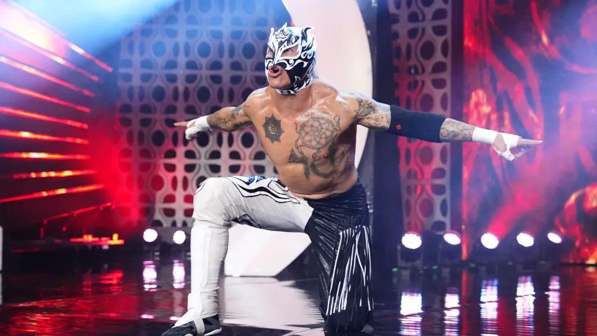 Rey Fenix's WWE SmackDown Debut: Ring Name Revealed Rey Fenix's WWE SmackDown Debut: Ring Name Revealed