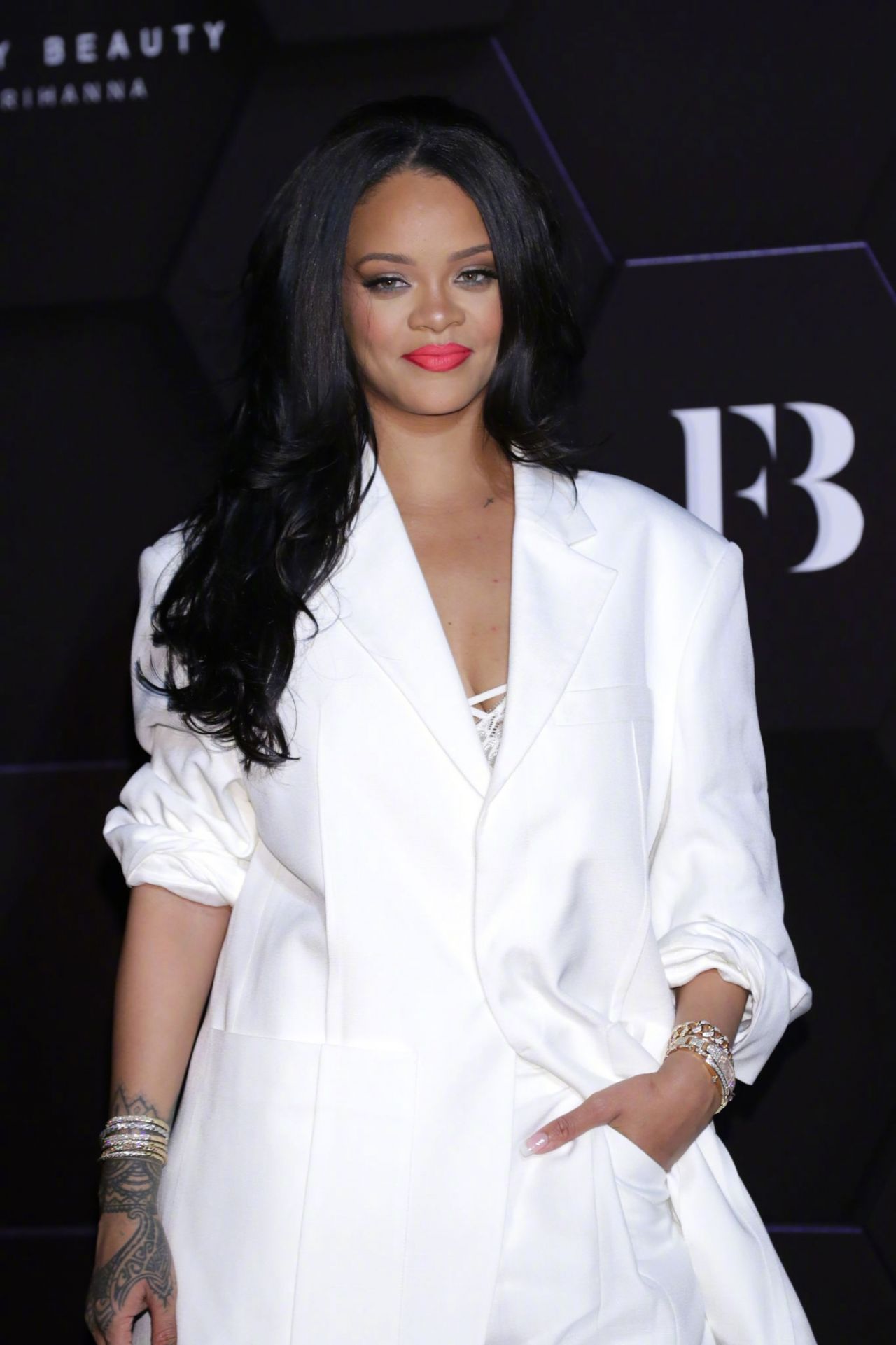 Rihanna's Fenty Beauty Event In Paris: A Star's Sweet Encounter With A Fan Rihanna's Fenty Beauty Event In Paris: A Star's Sweet Encounter With A Fan