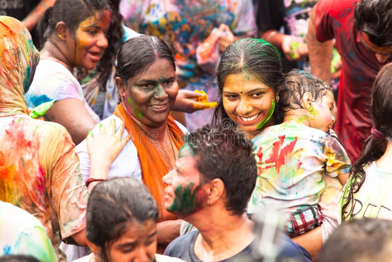 Rising Temperatures In South Bengal: Holi Brings Near-38°C Heat Rising Temperatures In South Bengal: Holi Brings Near-38°C Heat