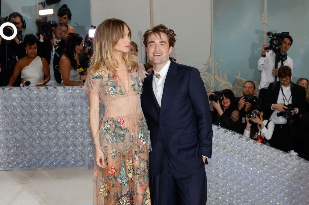 Robert Pattinson's New Project: Early Rehearsals With Suki Waterhouse Robert Pattinson's New Project: Early Rehearsals With Suki Waterhouse