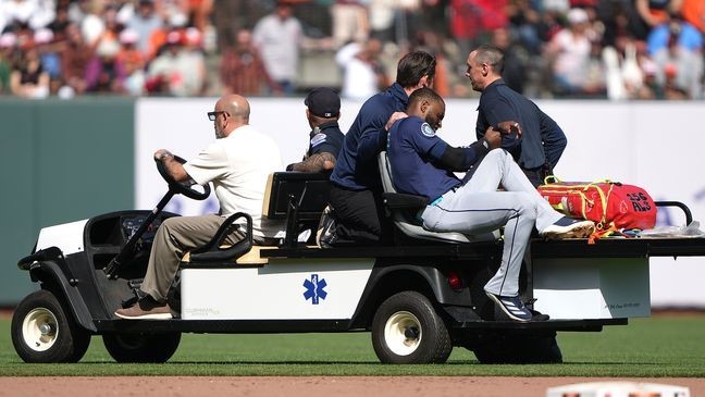 Robles' Diving Catch And Injury: A Mariner's Costly Play Robles' Diving Catch And Injury: A Mariner's Costly Play