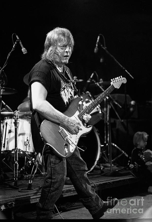 Rock Guitarist Rick Derringer Passes Away At Age 77 Rock Guitarist Rick Derringer Passes Away At Age 77