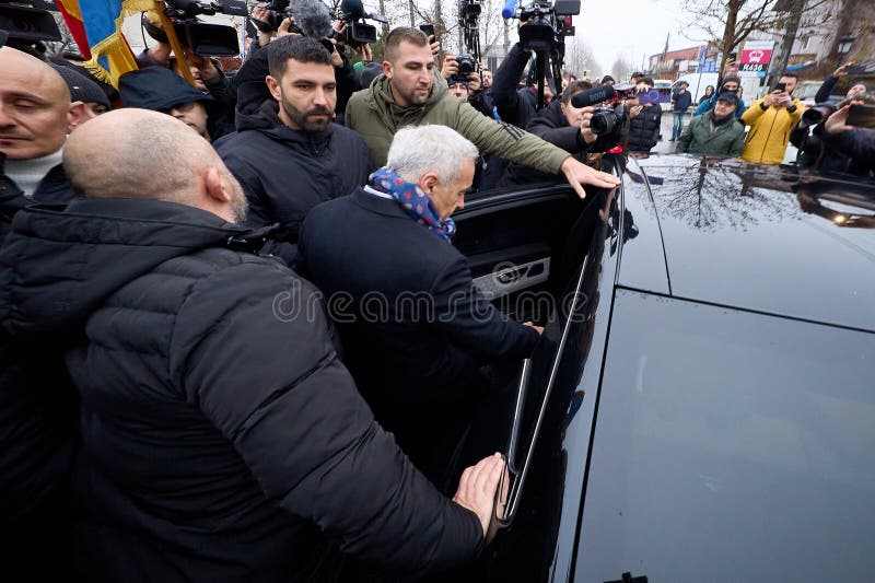 Romania Election Runoff: Far-Right Vs. Centrist Mayor Romania Election Runoff: Far-Right Vs. Centrist Mayor