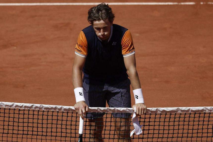 Ruud's Knee Injury Costs Him French Open Match Against Borges Ruud's Knee Injury Costs Him French Open Match Against Borges