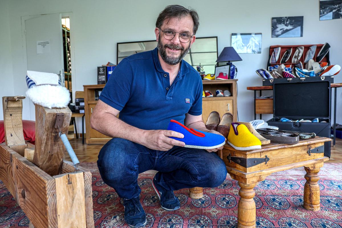 Saint-Brieuc: L'endurance Des Chaussures La Charentaise Saint-Brieuc: L'endurance Des Chaussures La Charentaise