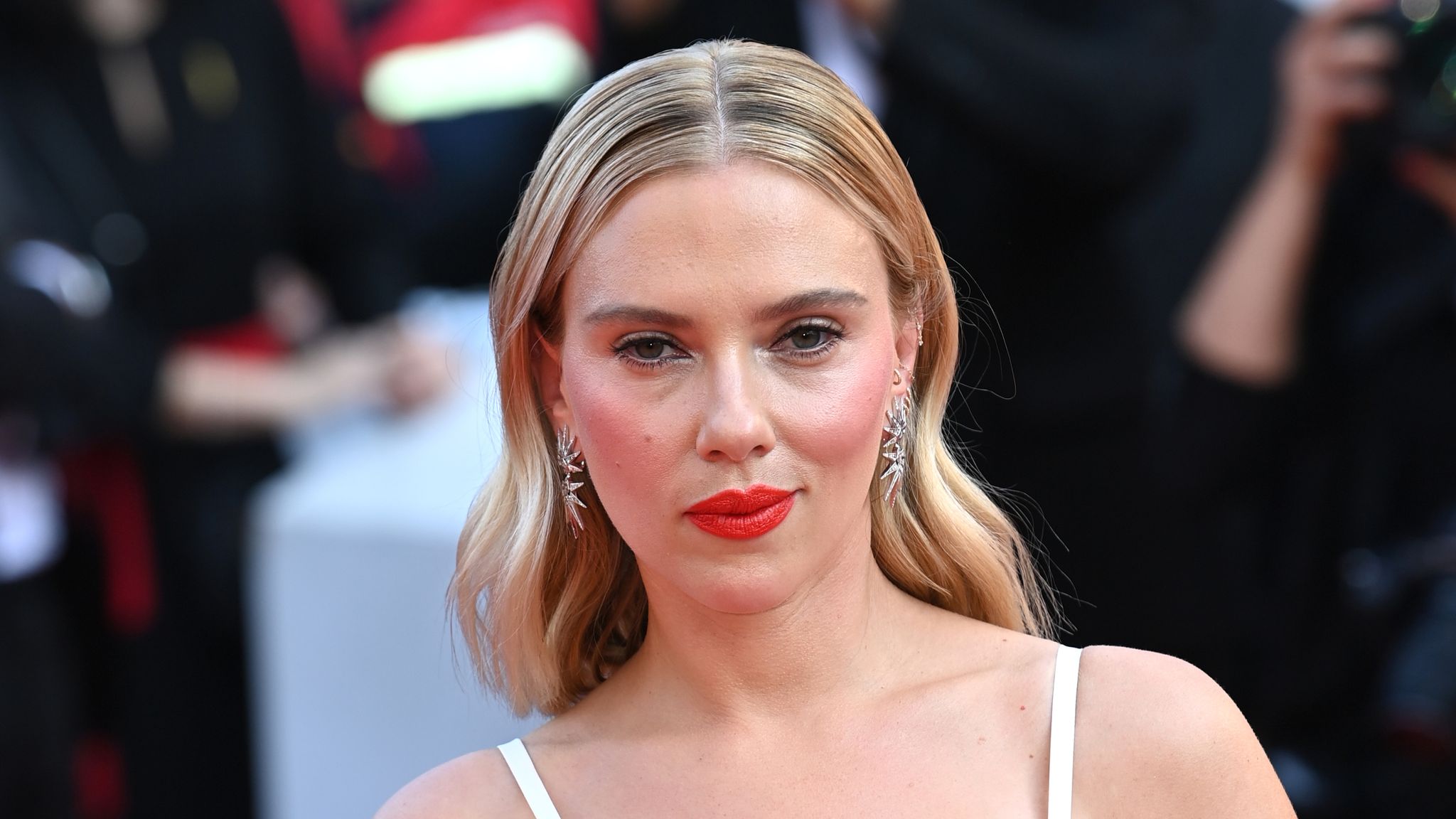 Scarlett Johansson Condemns OpenAI For Using Her Voice Without Permission Scarlett Johansson Condemns OpenAI For Using Her Voice Without Permission