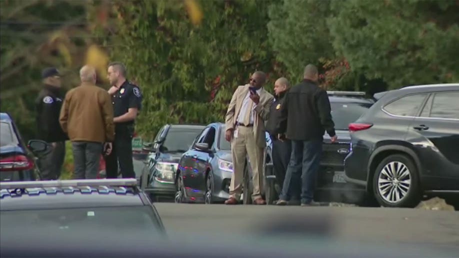 Seattle Police Respond To Double Shooting In Downtown Area Seattle Police Respond To Double Shooting In Downtown Area