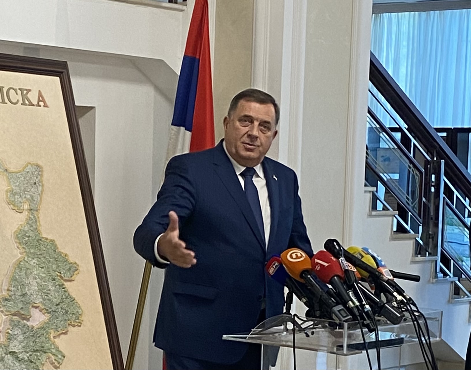 Шмит И Напад На Децу: Тадић Осуђује Ћутање Високог Представника Шмит И Напад На Децу: Тадић Осуђује Ћутање Високог Представника
