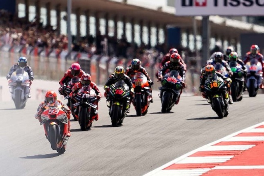 Sirkuit Silverstone: Jadwal, Klasemen, & Analisis MotoGP Inggris Sirkuit Silverstone: Jadwal, Klasemen, & Analisis MotoGP Inggris