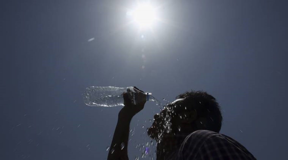 South Bengal Heatwave: 5 Districts Face Extreme Temperatures South Bengal Heatwave: 5 Districts Face Extreme Temperatures