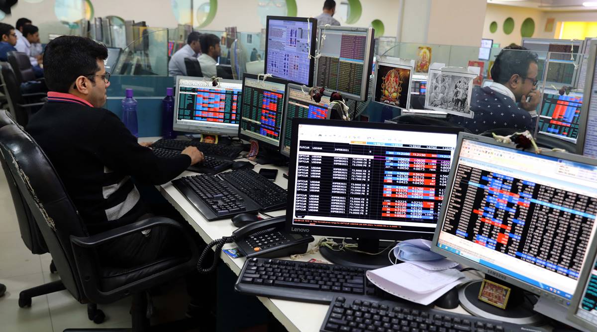 Stock Market LIVE: Sensex Gains, Nifty Above 17,950 - Today's Updates Stock Market LIVE: Sensex Gains, Nifty Above 17,950 - Today's Updates