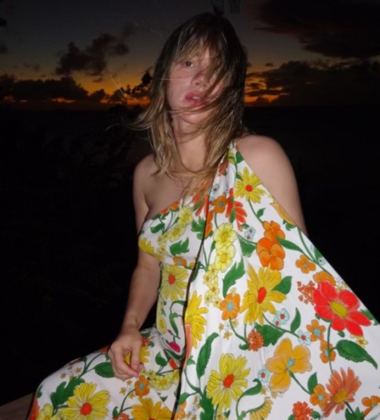 Suki Waterhouse Calls Fans Suki Waterhouse Calls Fans