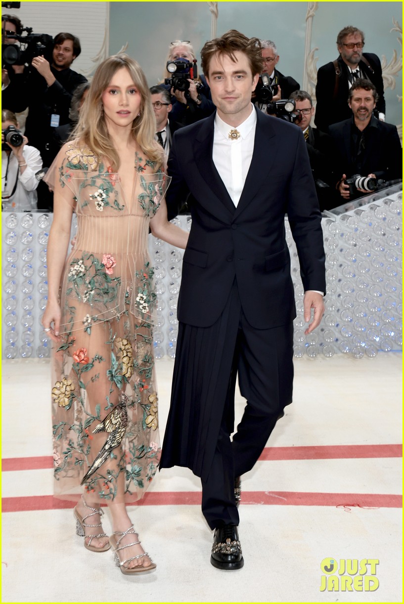 Suki Waterhouse's Daring Met Gala 2025 Look: Sideboob-Revealing Tuxedo Dress Suki Waterhouse's Daring Met Gala 2025 Look: Sideboob-Revealing Tuxedo Dress