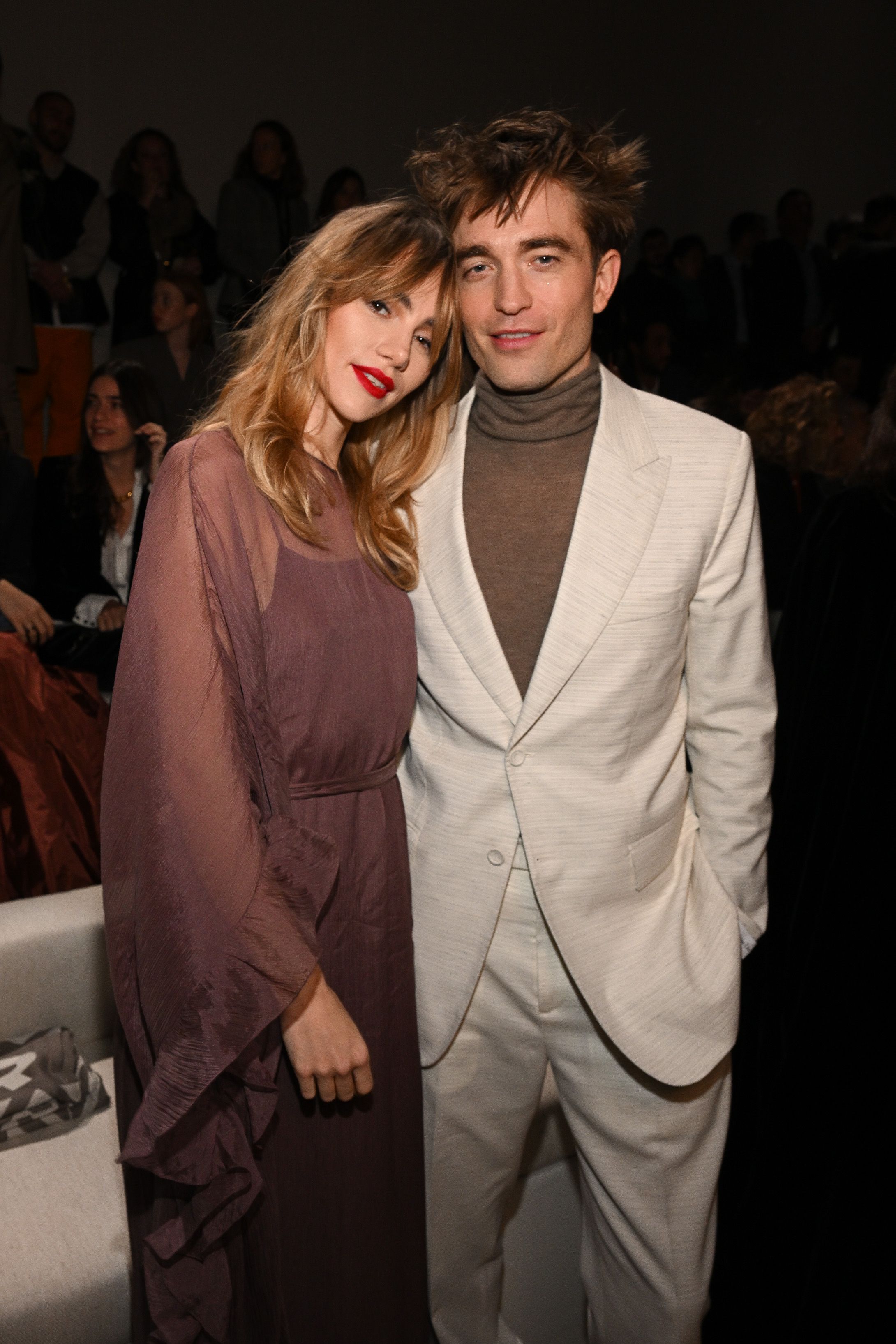Suki Waterhouse's Retro Trainer Style: A Trendsetter's Guide Suki Waterhouse's Retro Trainer Style: A Trendsetter's Guide