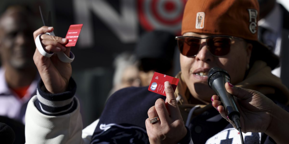 Target's Rollback Of DEI Initiatives: Boycott, Traffic Drop, And The Fallout Target's Rollback Of DEI Initiatives: Boycott, Traffic Drop, And The Fallout