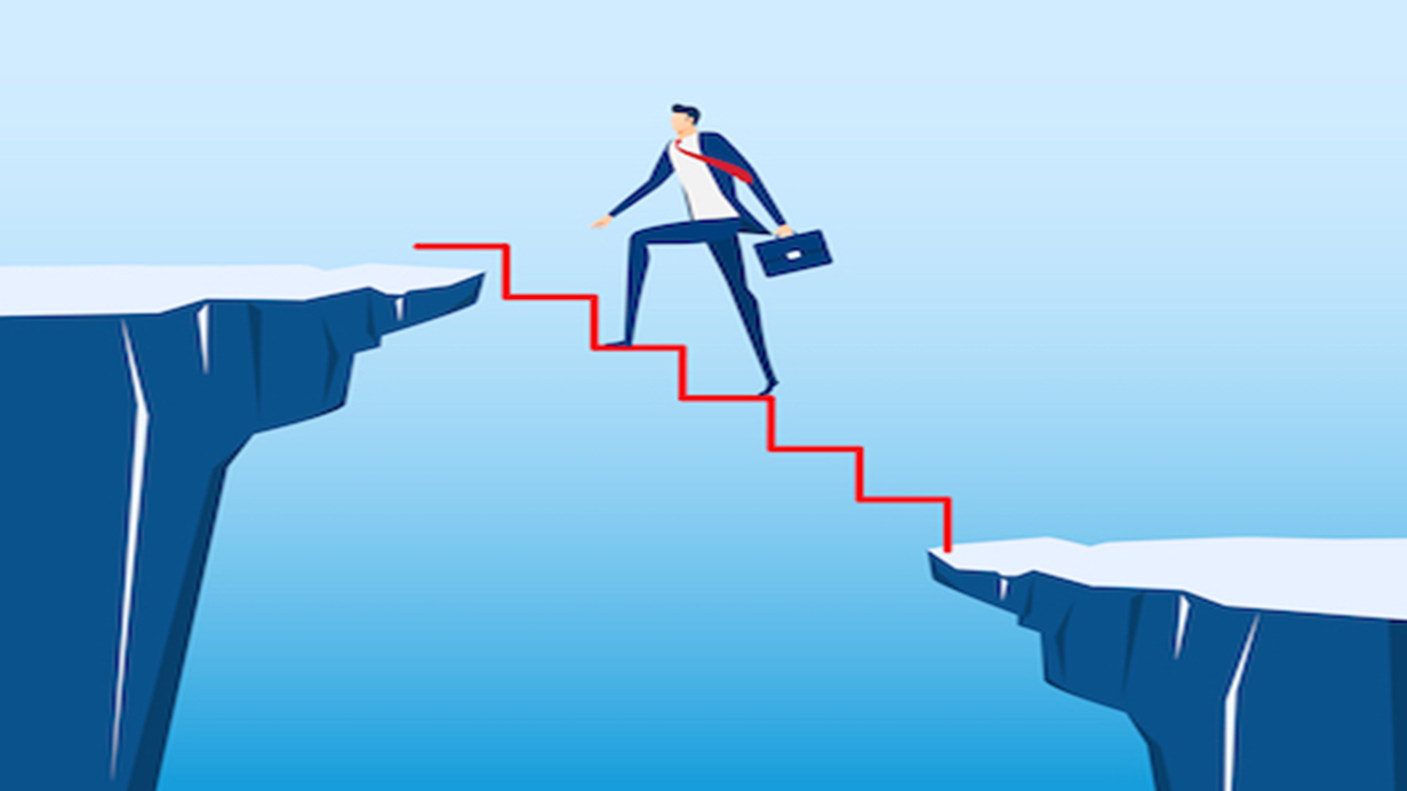 The Crucial Role Of Middle Managers: Bridging The Gap Between Leadership And Employees The Crucial Role Of Middle Managers: Bridging The Gap Between Leadership And Employees