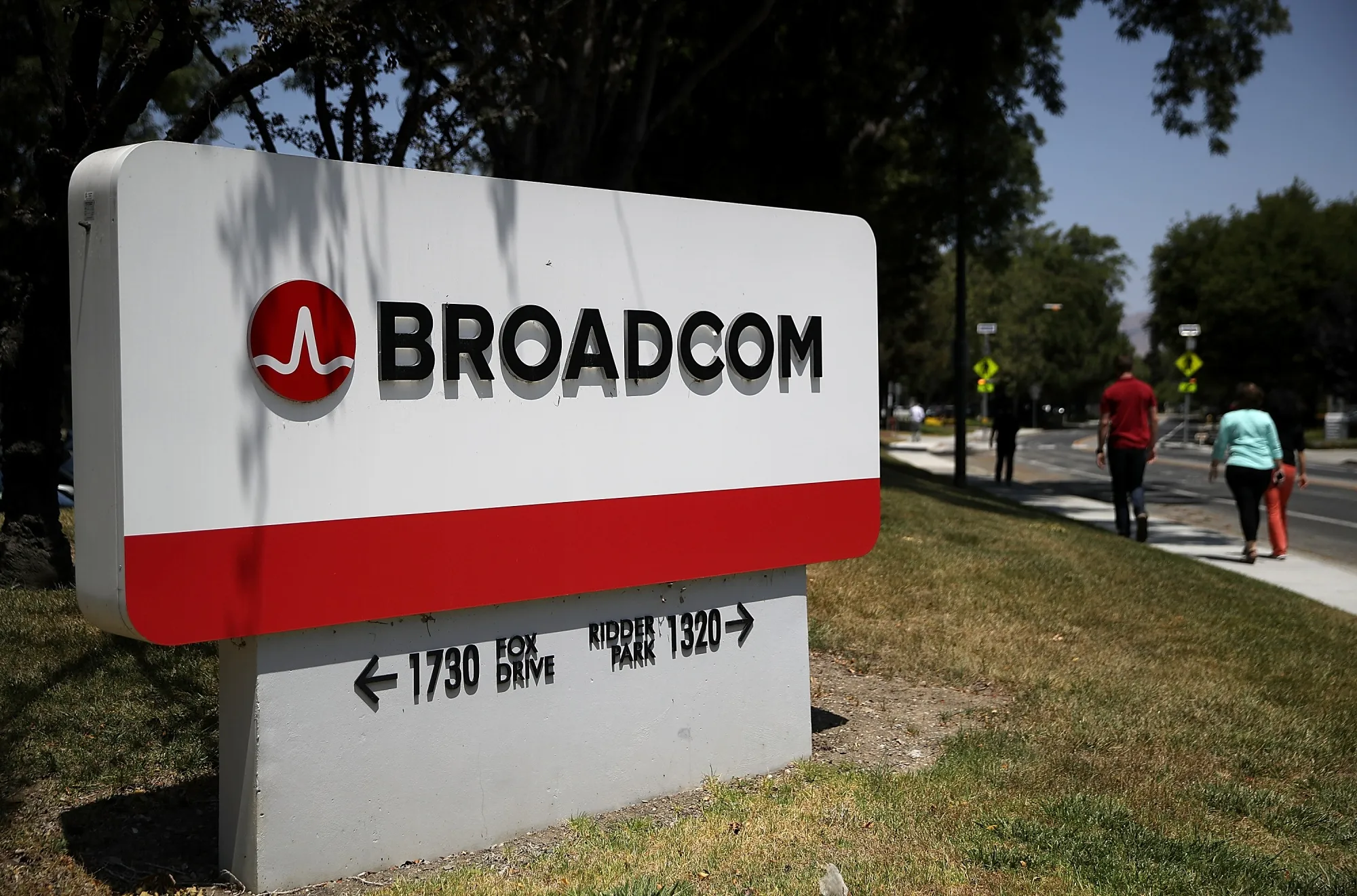 The Extreme Cost Of Broadcom's VMware Deal: AT&T's Perspective The Extreme Cost Of Broadcom's VMware Deal: AT&T's Perspective