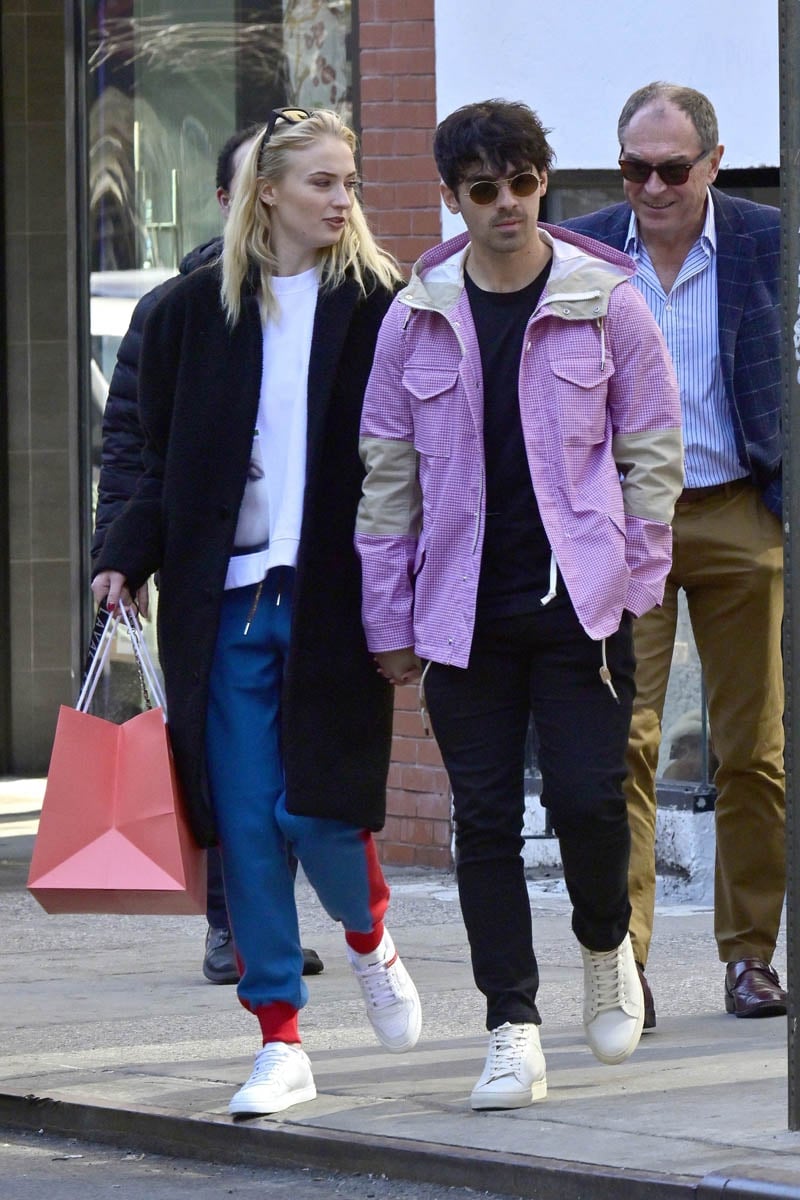 The Jonas Brothers' Joe Jonas Responds To Couple's Argument The Jonas Brothers' Joe Jonas Responds To Couple's Argument