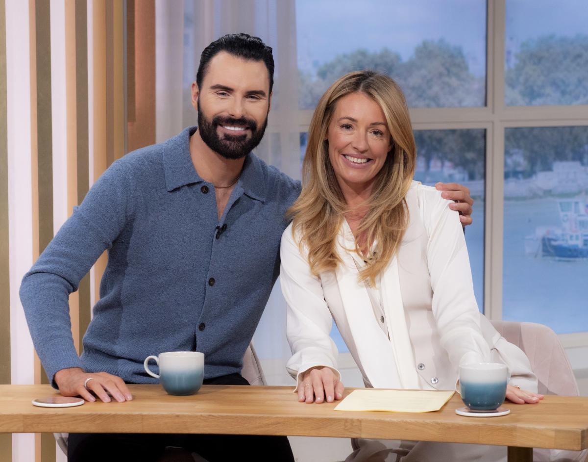 This Morning Host Cat Deeley Experiences Wardrobe Issue This Morning Host Cat Deeley Experiences Wardrobe Issue