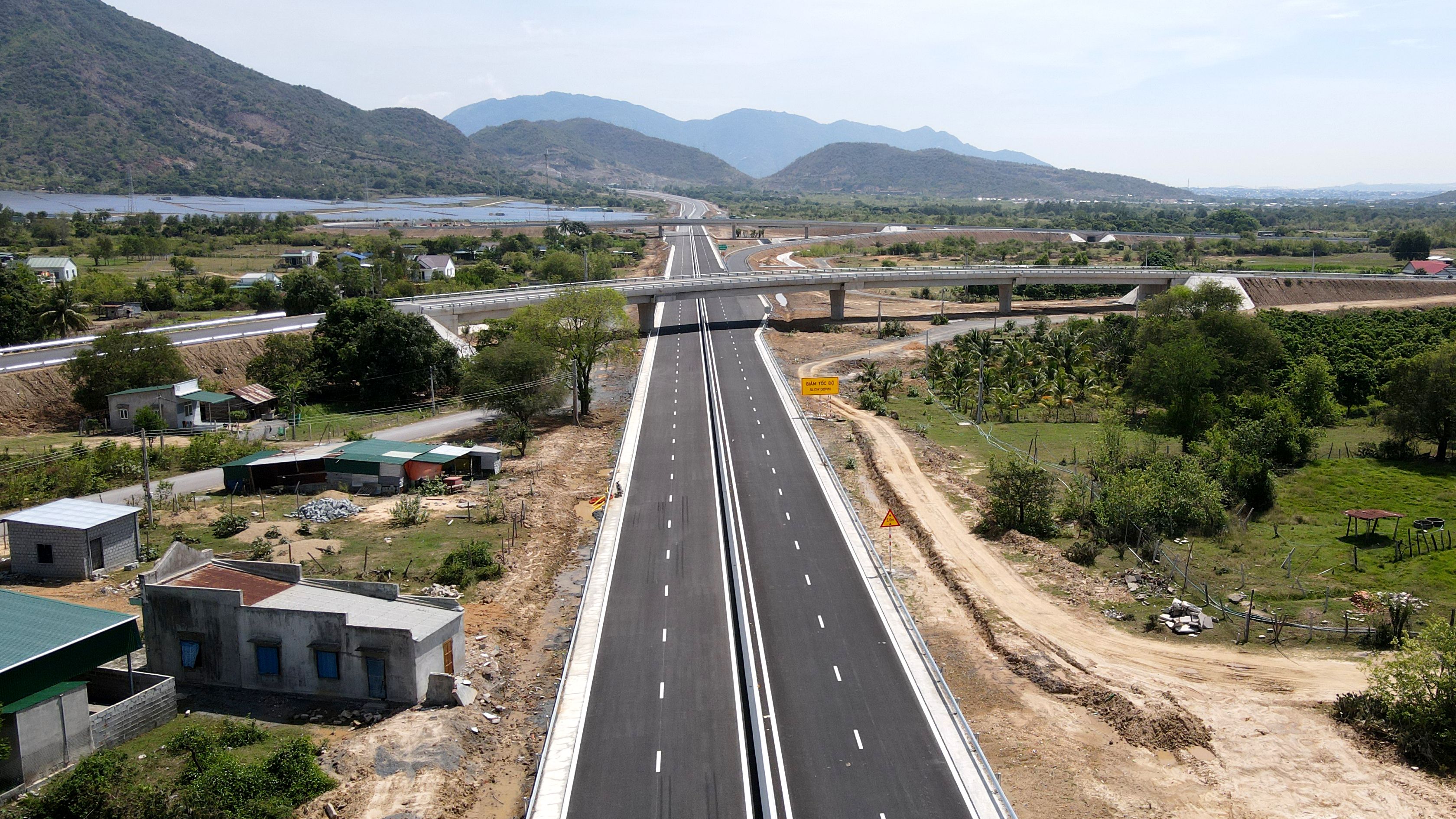 Thông Xe Cao Tốc Đồng Nai - Vũng Tàu: Chuẩn Bị Đón 2/9 Thông Xe Cao Tốc Đồng Nai - Vũng Tàu: Chuẩn Bị Đón 2/9
