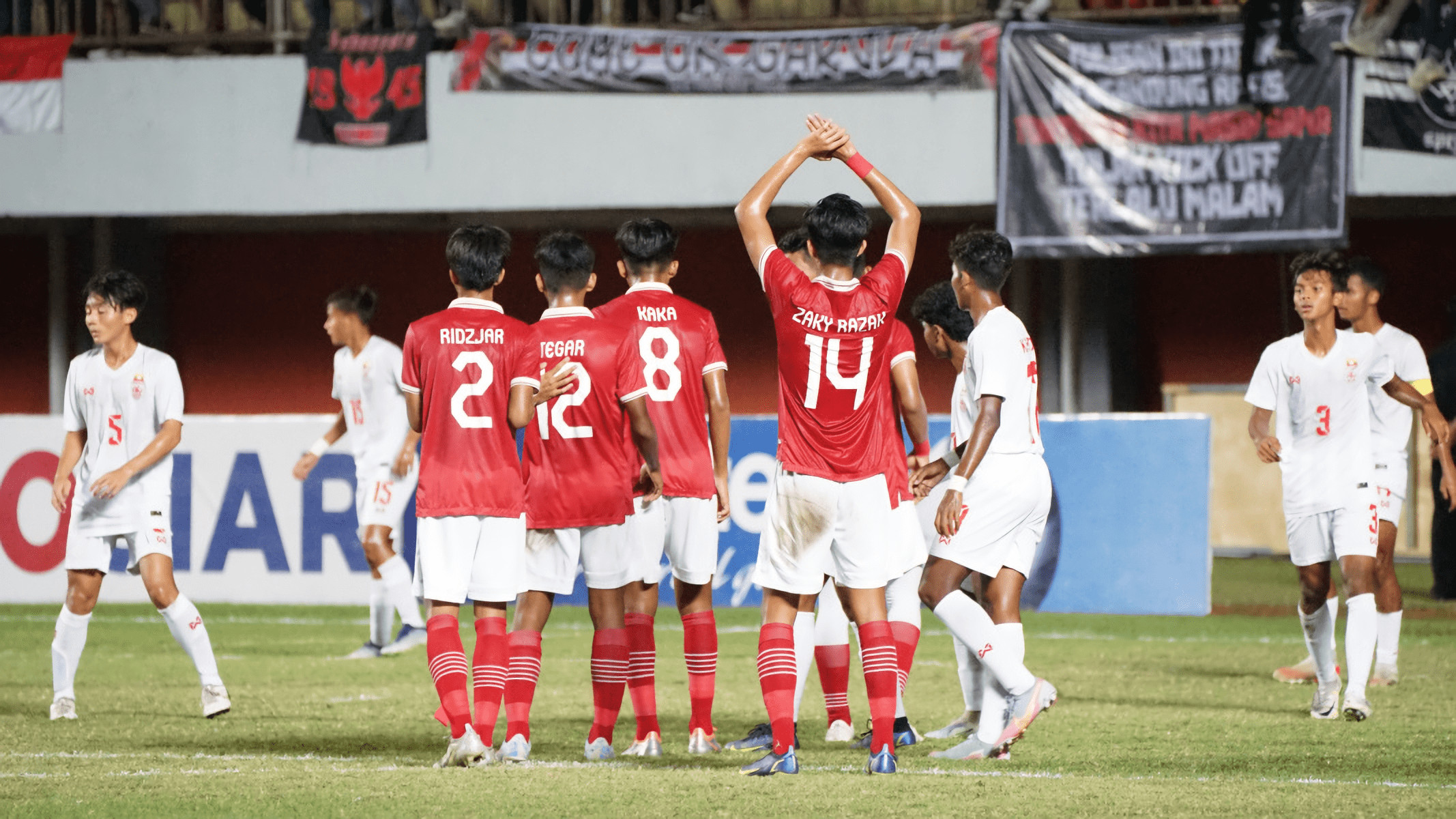 Timnas U-20 Indonesia Vs Yaman: Pertarungan Sengit Di Lapangan Timnas U-20 Indonesia Vs Yaman: Pertarungan Sengit Di Lapangan