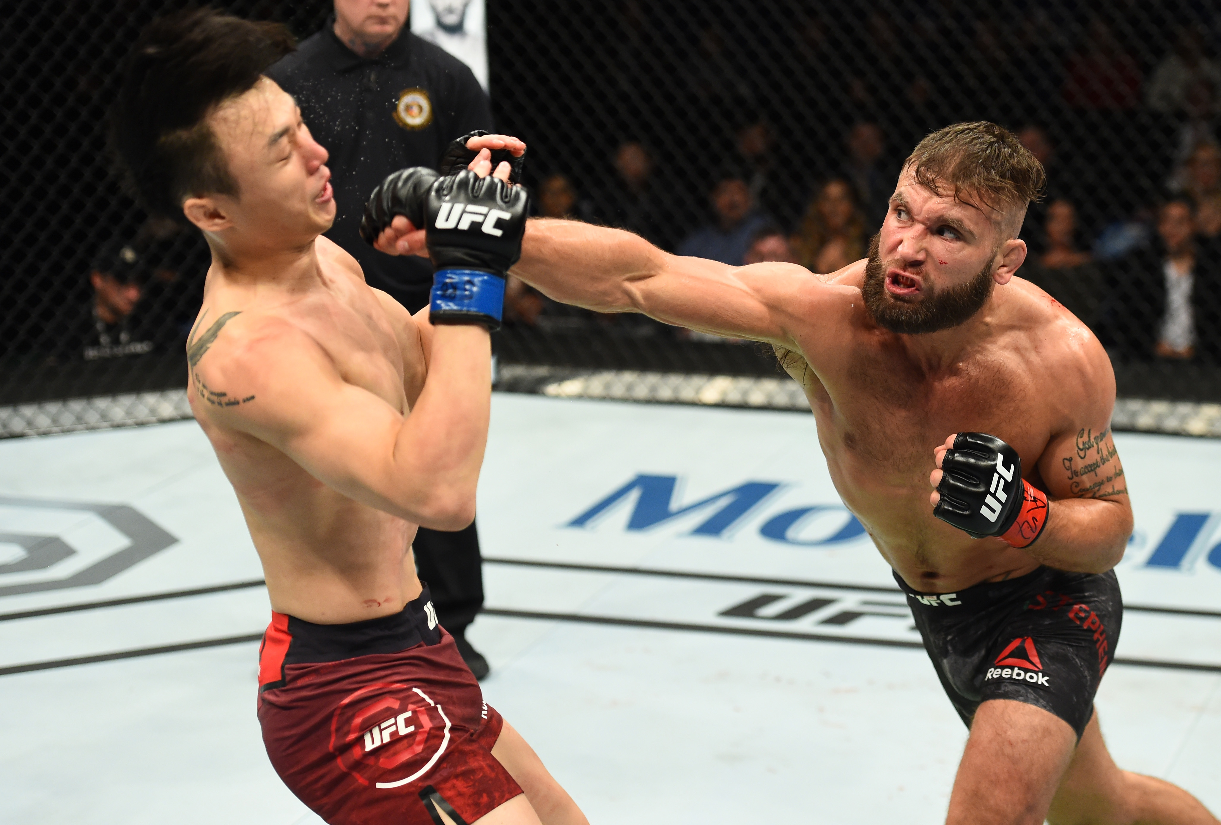 Tonight's UFC Des Moines Fights: Start Time And Schedule Tonight's UFC Des Moines Fights: Start Time And Schedule