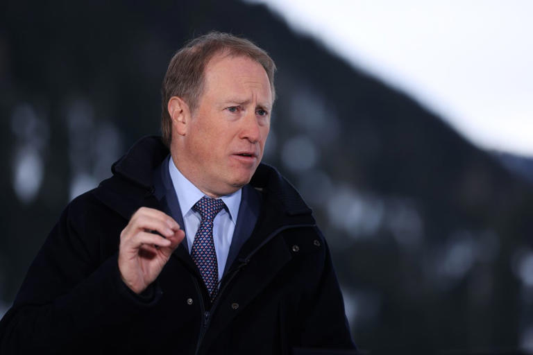Top Deutsche Bank Executive Moves To Morgan Stanley: Distressed Sales Departure Top Deutsche Bank Executive Moves To Morgan Stanley: Distressed Sales Departure