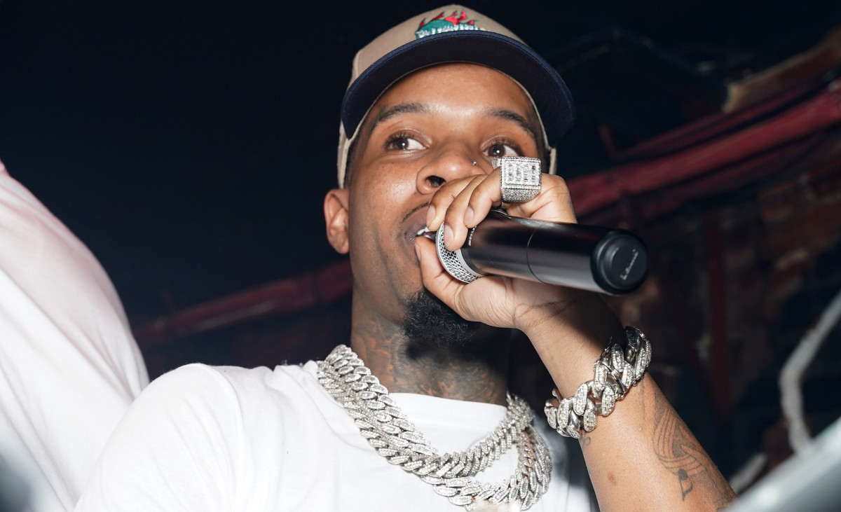 Tory Lanez's Heated Exchange With Lawyer In Megan Thee Stallion Case Tory Lanez's Heated Exchange With Lawyer In Megan Thee Stallion Case