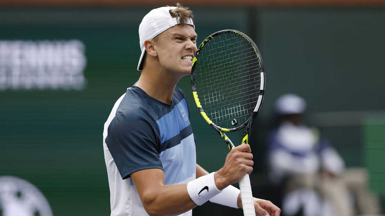 Tsitsipas Falls To Rune, Swiatek Reaches Indian Wells Quarterfinals Tsitsipas Falls To Rune, Swiatek Reaches Indian Wells Quarterfinals