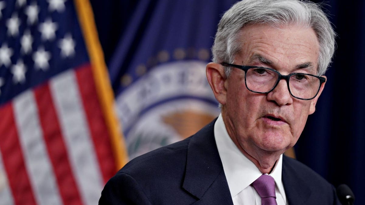 U.S. Federal Reserve Pauses Rate Hikes: Inflation And Unemployment Outlook U.S. Federal Reserve Pauses Rate Hikes: Inflation And Unemployment Outlook