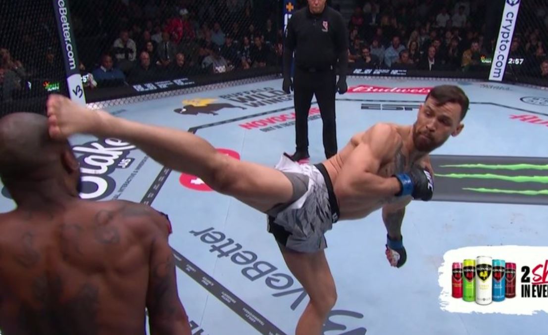 UFC 313: Mauricio Ruffy Shows Off KO-Clinching Spinning Kick Training UFC 313: Mauricio Ruffy Shows Off KO-Clinching Spinning Kick Training