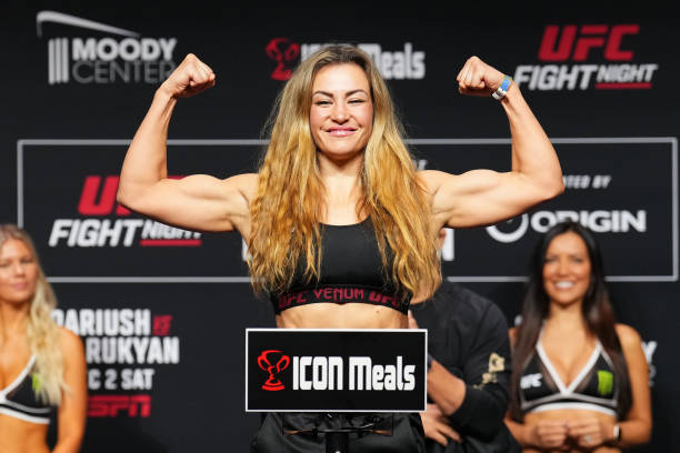 UFC Des Moines: Robertson Confident In Finish Against Rodriguez UFC Des Moines: Robertson Confident In Finish Against Rodriguez