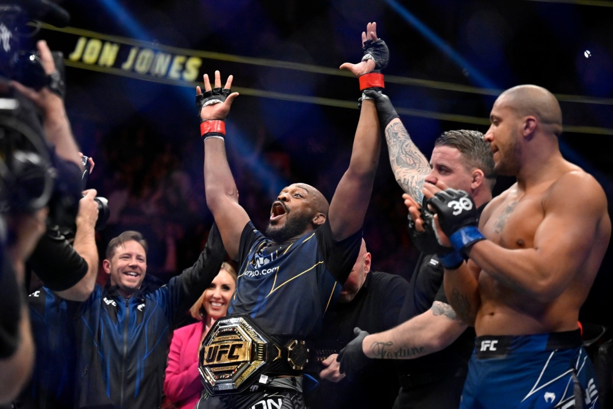 UFC Fans Call For Jon Jones' Title Removal: Petition Surpasses 100,000 Signatures UFC Fans Call For Jon Jones' Title Removal: Petition Surpasses 100,000 Signatures