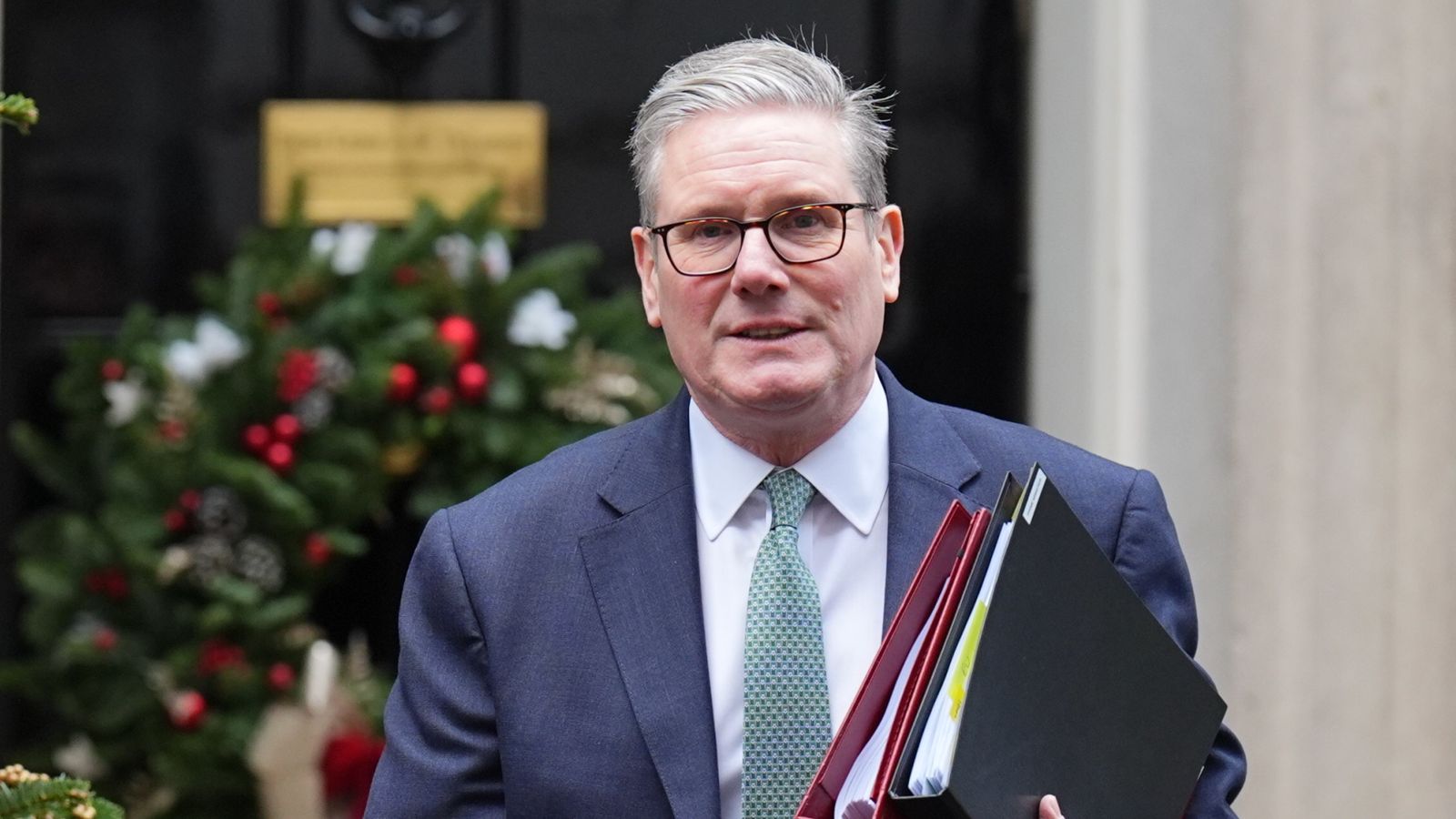 UK Poll: Farage Surpasses Starmer As Preferred Prime Minister UK Poll: Farage Surpasses Starmer As Preferred Prime Minister