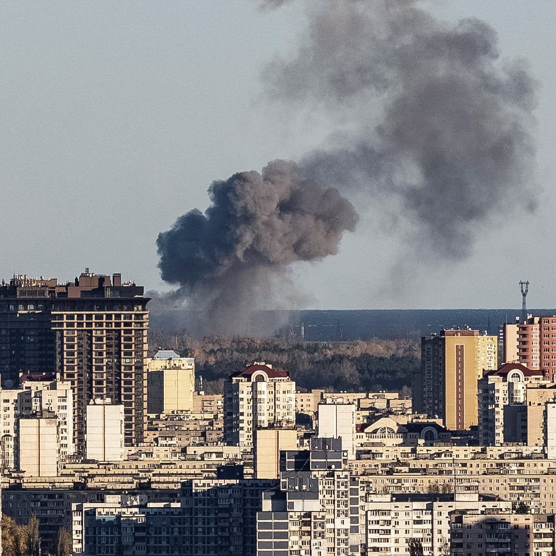 Ukraine Under Fire: Russian Missiles And Trump's Push For Negotiations