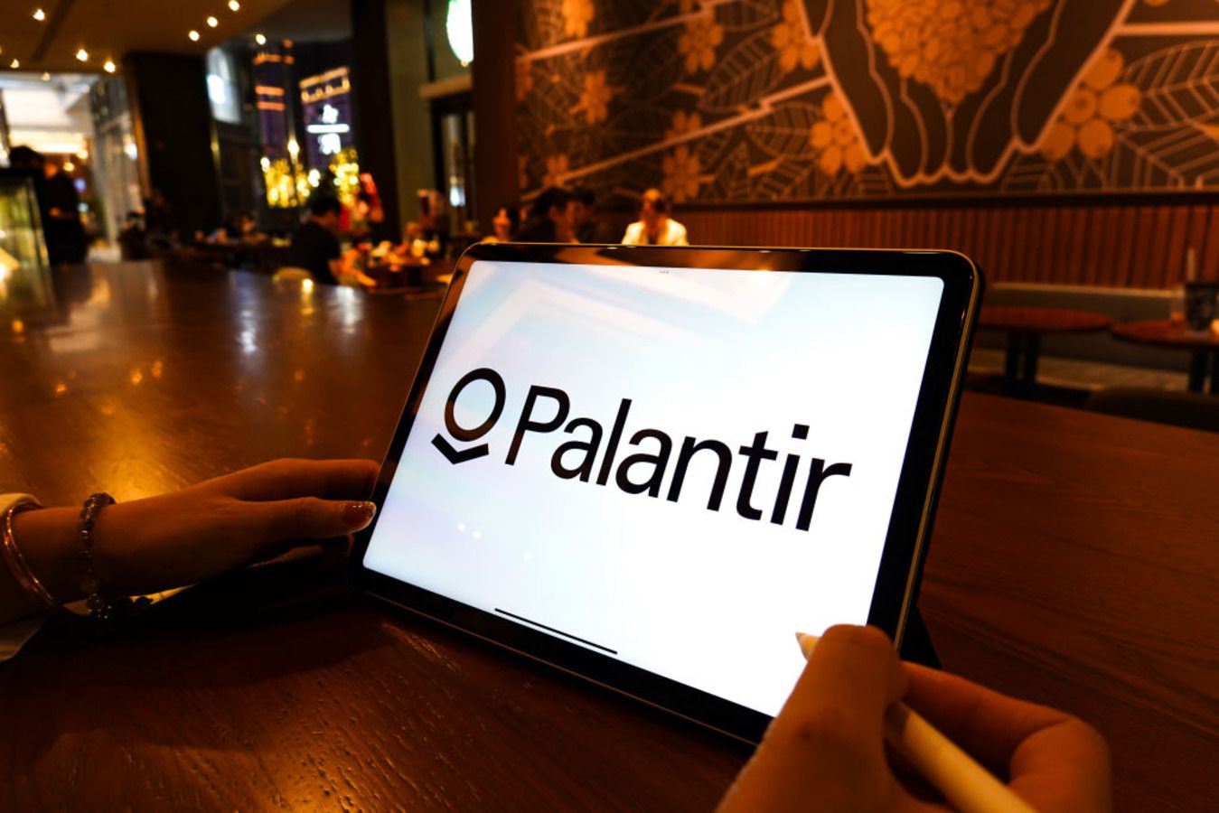 Understanding Palantir's Stock Valuation: Risks And Rewards Understanding Palantir's Stock Valuation: Risks And Rewards
