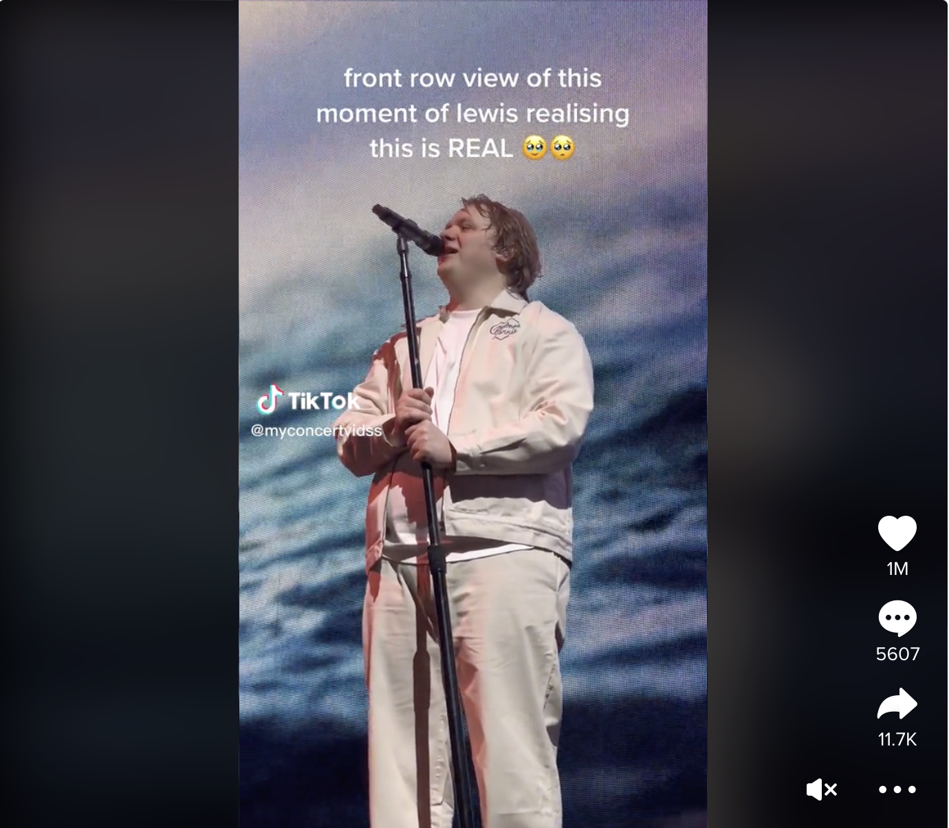 Unexpected Lewis Capaldi Performance At Tom Walker's Charity Show Unexpected Lewis Capaldi Performance At Tom Walker's Charity Show