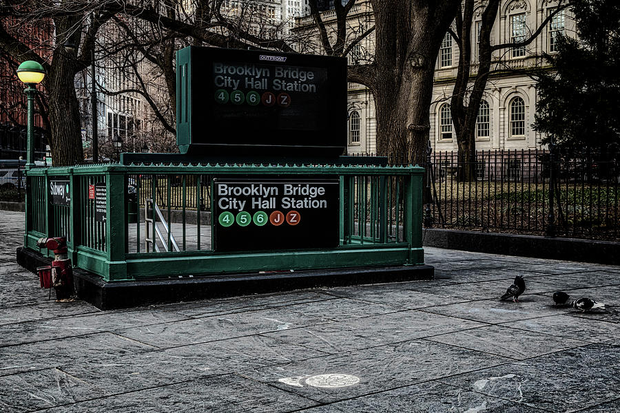 Update: Man Stabbed Near Brooklyn Bridge-City Hall Subway In NYC Rush Hour Update: Man Stabbed Near Brooklyn Bridge-City Hall Subway In NYC Rush Hour