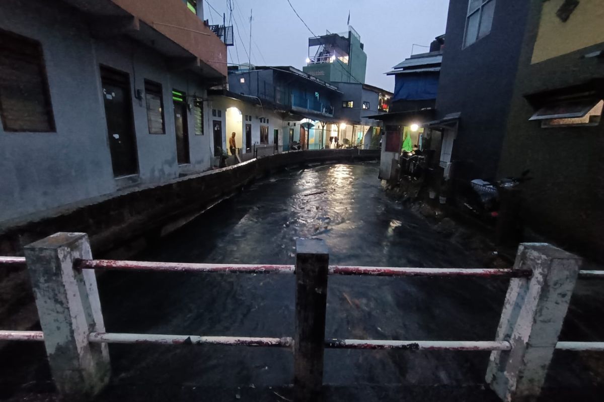 Update Pencarian Balita Hilang Di Parit Batu Ampar, Balikpapan Update Pencarian Balita Hilang Di Parit Batu Ampar, Balikpapan