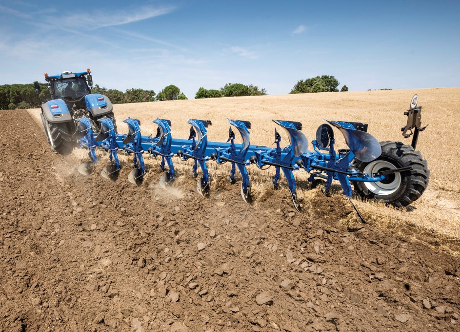 Vater Machinery Earns Prestigious New Holland Dealer Award Vater Machinery Earns Prestigious New Holland Dealer Award