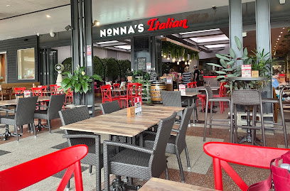 Vince Vaughn's New Restaurant: A First Look At The Nonnas' Italian Kitchen Vince Vaughn's New Restaurant: A First Look At The Nonnas' Italian Kitchen