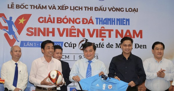 Vòng Chung Kết Giải Bóng Đá Thanh Niên Sinh Viên: Những Pha Bóng Mãn Nhãn Trận Mở Màn Vòng Chung Kết Giải Bóng Đá Thanh Niên Sinh Viên: Những Pha Bóng Mãn Nhãn Trận Mở Màn
