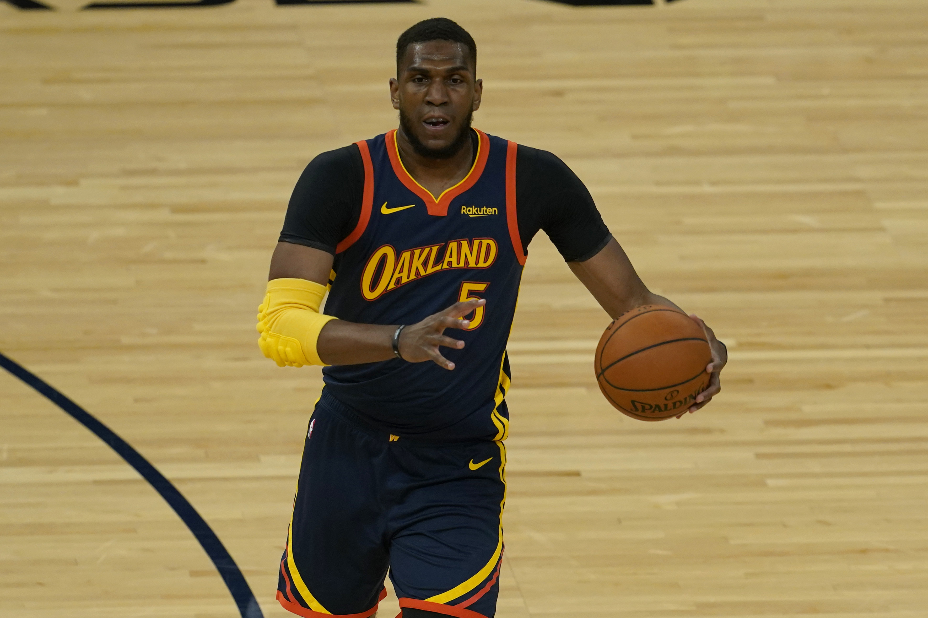 Warriors Target Looney In NBA Free Agency: Contract Talks Begin Warriors Target Looney In NBA Free Agency: Contract Talks Begin