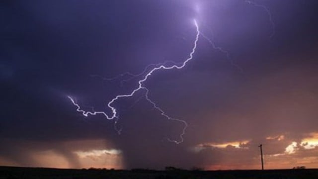 WB Weather Forecast: Thunderstorms Likely In Kolkata And Surrounding Areas WB Weather Forecast: Thunderstorms Likely In Kolkata And Surrounding Areas