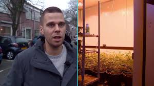 Wie Is Bram Endedijk, De Nieuwe Presentator Van NRC Vandaag? Wie Is Bram Endedijk, De Nieuwe Presentator Van NRC Vandaag?