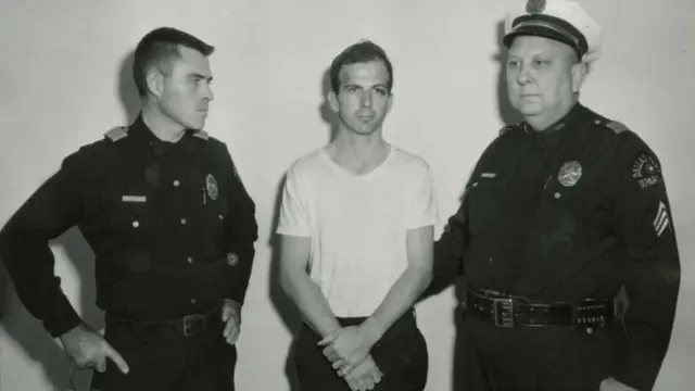 وثائق اغتيال روبرت كينيدي (1968): 10,000 صفحة جديدة تكشف أسراراً مثيرة وثائق اغتيال روبرت كينيدي (1968): 10,000 صفحة جديدة تكشف أسراراً مثيرة