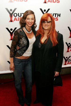 Wynonna & Ashley Judd: A Family's Untold Story In New Docuseries Wynonna & Ashley Judd: A Family's Untold Story In New Docuseries