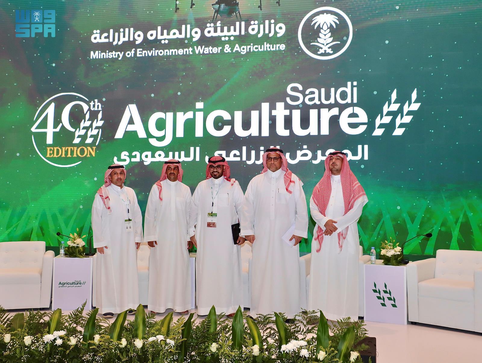 وزير التجارة السعودي يبحث فرص الاستثمار و التعاون مع أذربيجان وزير التجارة السعودي يبحث فرص الاستثمار و التعاون مع أذربيجان