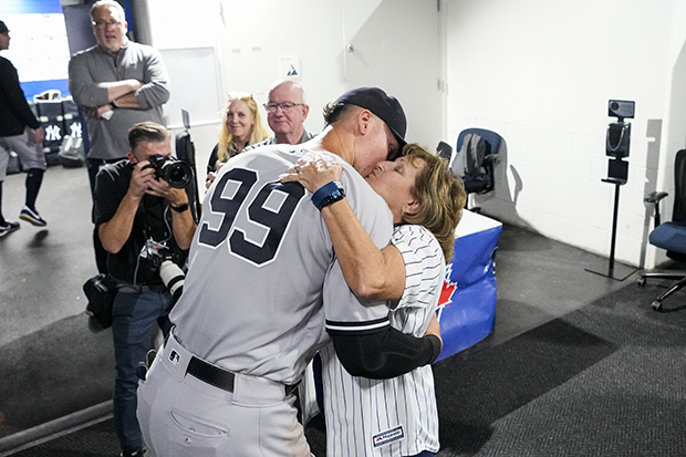 Yankee Star Aaron Judge's Push-Up Celebration: A 2025 Season Prediction? Yankee Star Aaron Judge's Push-Up Celebration: A 2025 Season Prediction?