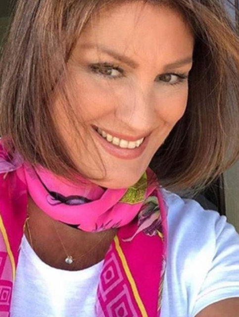 Yeşilçam Efsanesi Gülşen Bubikoğlu'nun Yeni Fotoğrafı Sosyal Medyayı Salladı! Yeşilçam Efsanesi Gülşen Bubikoğlu'nun Yeni Fotoğrafı Sosyal Medyayı Salladı!
